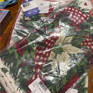 April Cornell Christmas Cottage Breakfast Tablecloth & Napkins